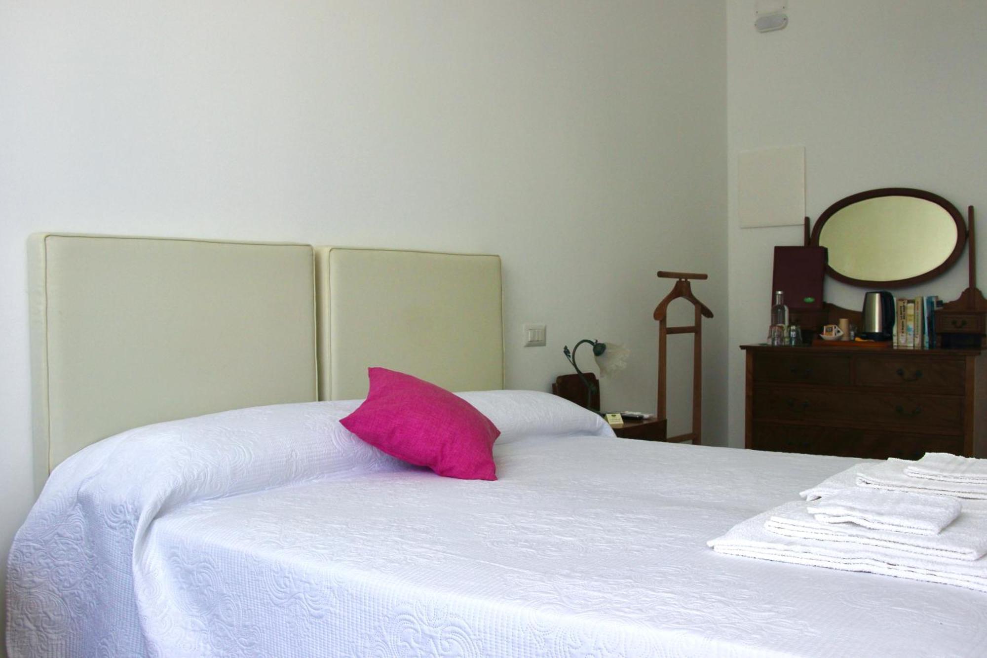 Locanda Dei Buoni E Cattivi Cagliari Ngoại thất bức ảnh